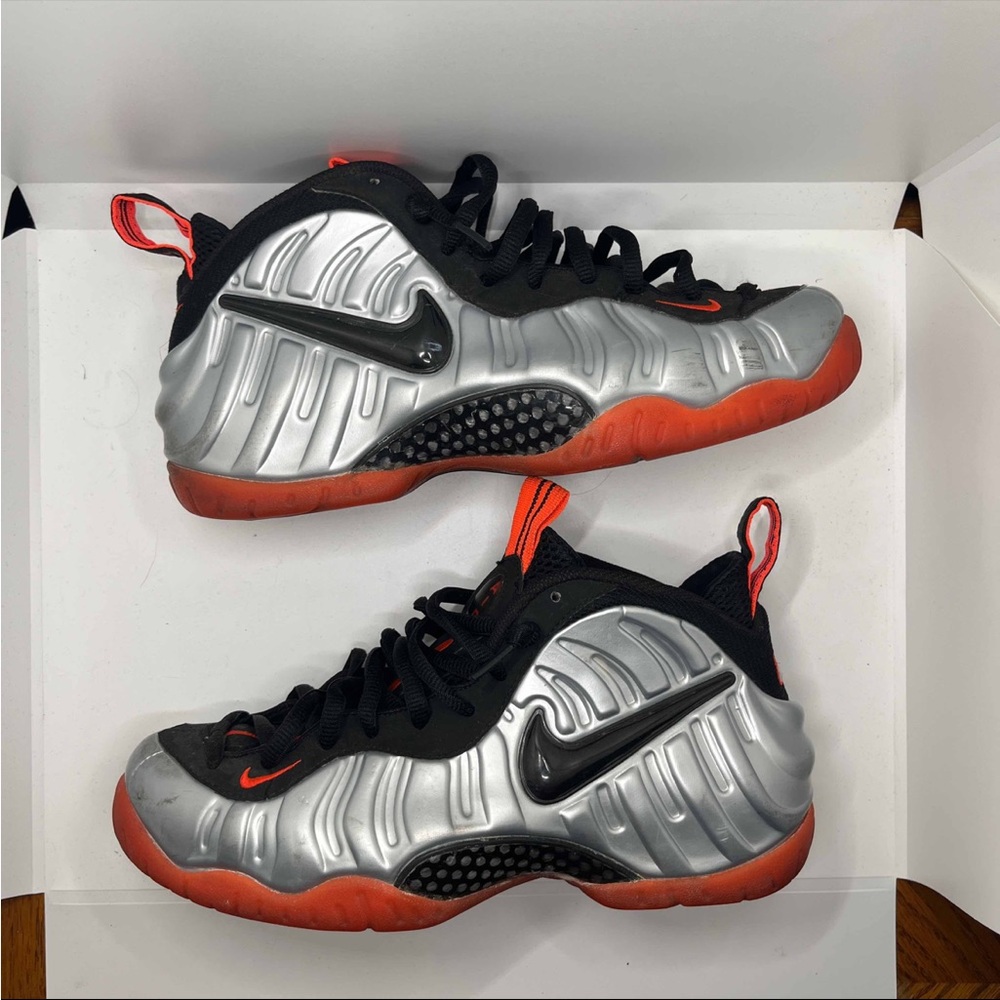 Nike Air Foamposite Pro ‘Crimson’ Size 9